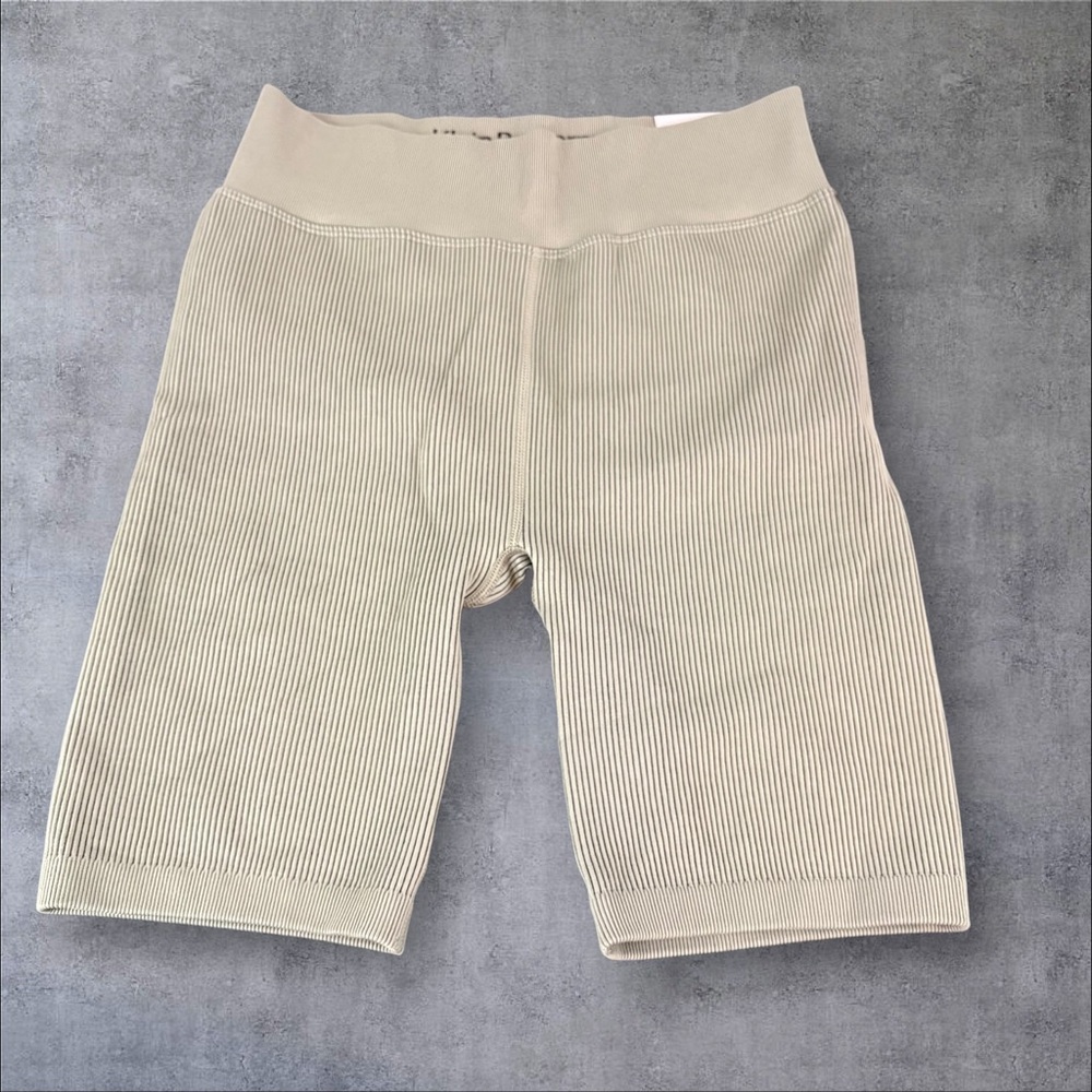 Calvin Klein Shorts Women's Large 7” Olive Performance Stretch HighWaist NWT 630
